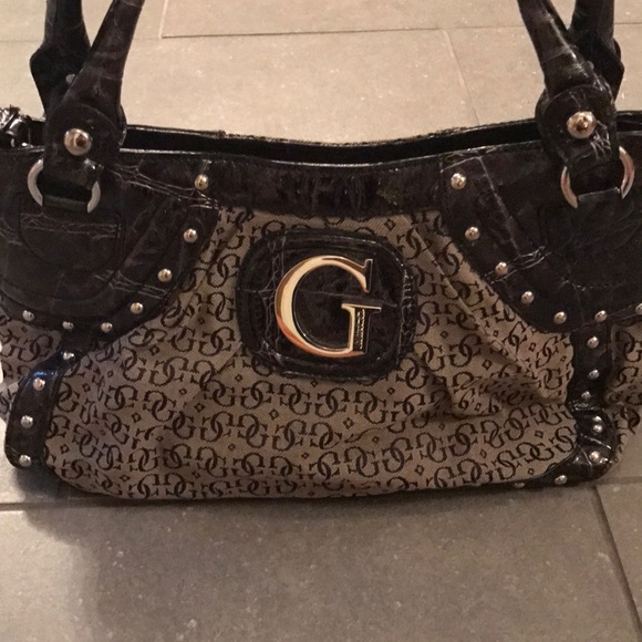 Guess Purse - Picture 2 of 6